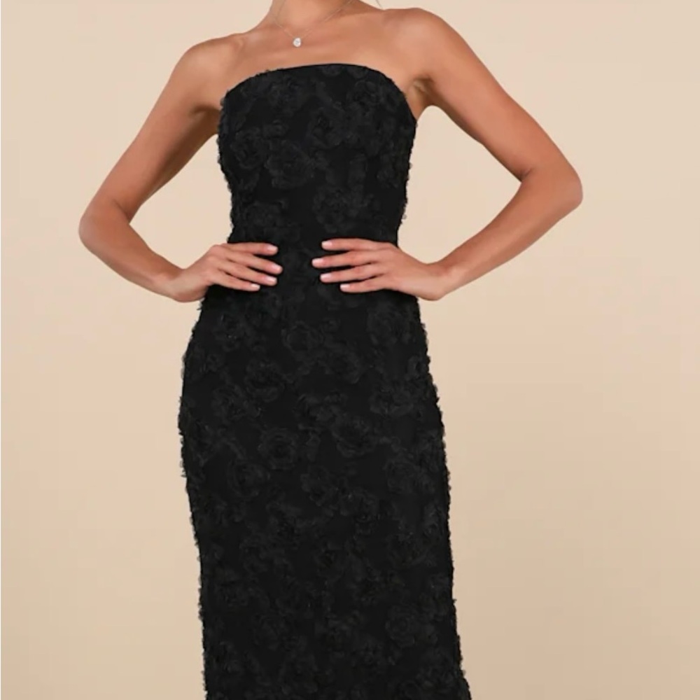 Brand new dress from Lulus. I was too late when I decided to return it.